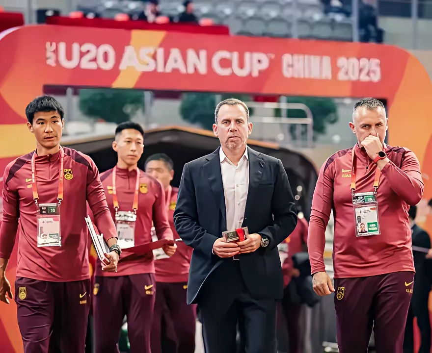 关于西汉姆迎荷甲关键赛，赛前官宣签约，引发热议，训练强度明显提升的信息乐鱼体育娱乐